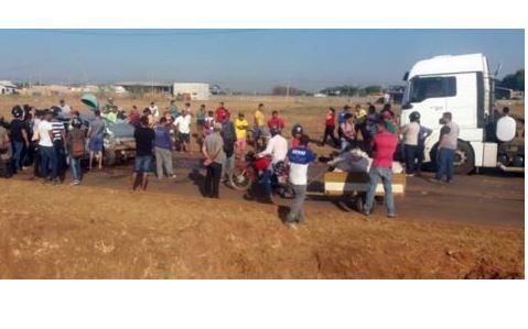 Motorista de Fox morre ao colidir de frente com carreta