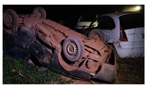 Veículo capota após colisão na rodovia Sinop-Santa Carmem; dois feridos