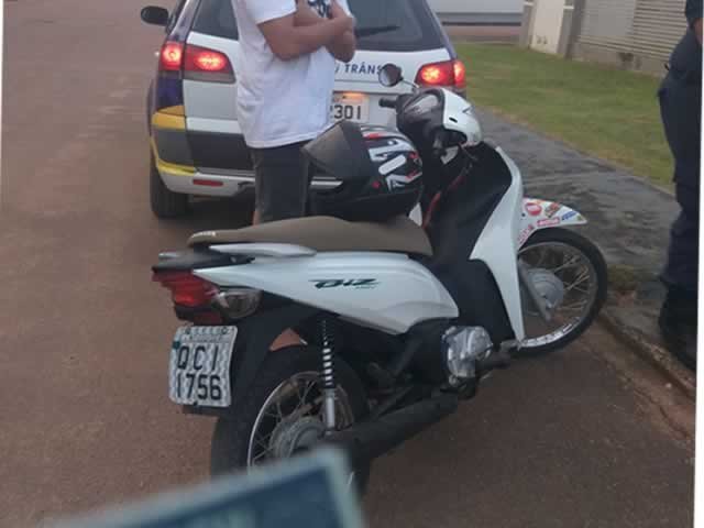 Agentes de Trânsito de Colíder fazem apreensão de duas motos. (Vídeo)