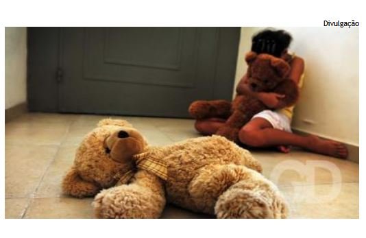 Mãe flagra a filha de 11 anos sendo estuprada pelo padrasto em casa