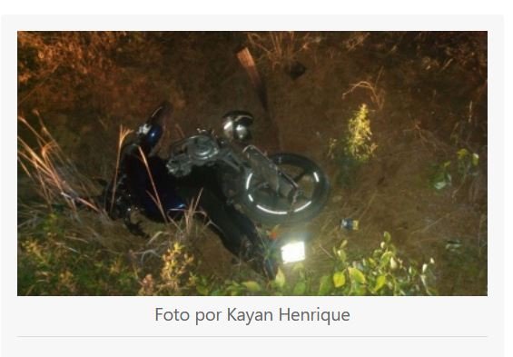 Moto furtada é localiza jogada dentro de valeta