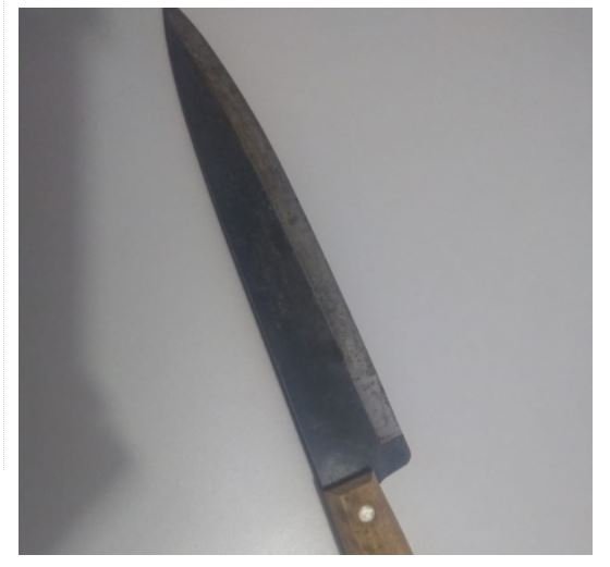 Mulher esfaqueia marido durante briga e foge