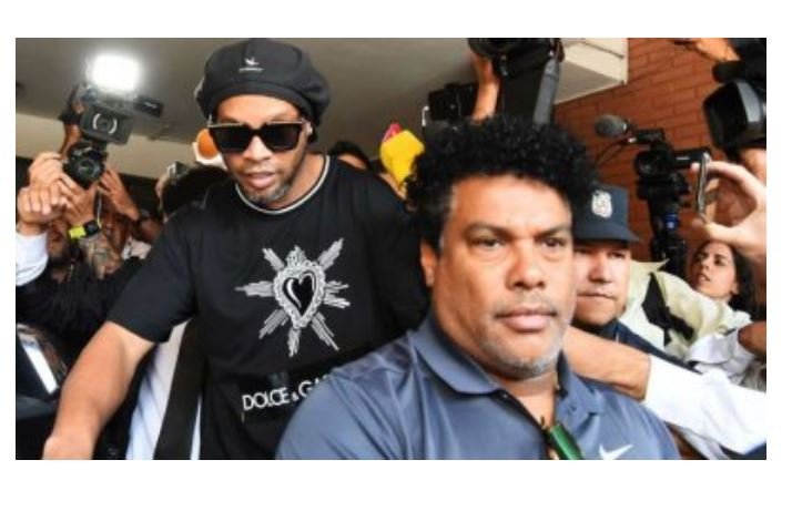 Despedida de Ronaldinho teve churrasco e choro