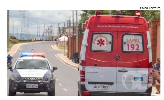 Homem quebra a perna ao tentar pular muro do vizinho