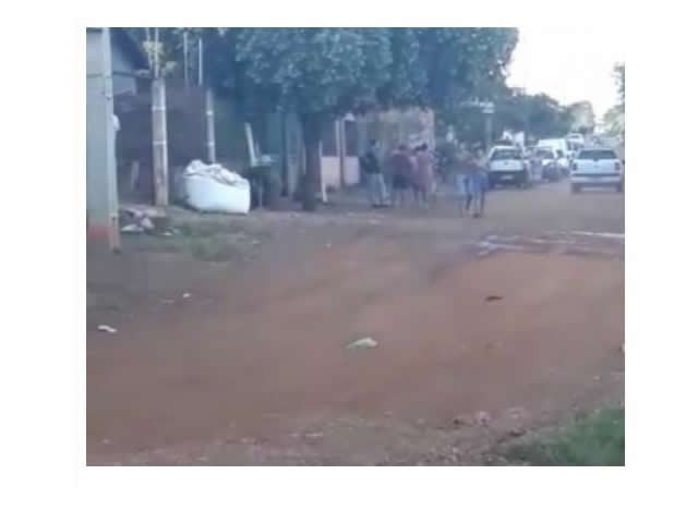 Homem é encontrado morto pendurado em corda