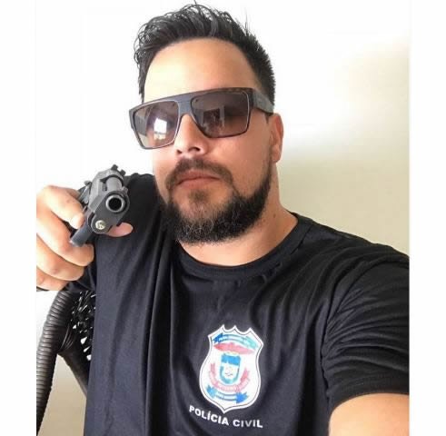 Polícia prende falso policial que tirava fotos com arma e uniforme da polícia para atrair mulheres em Sinop