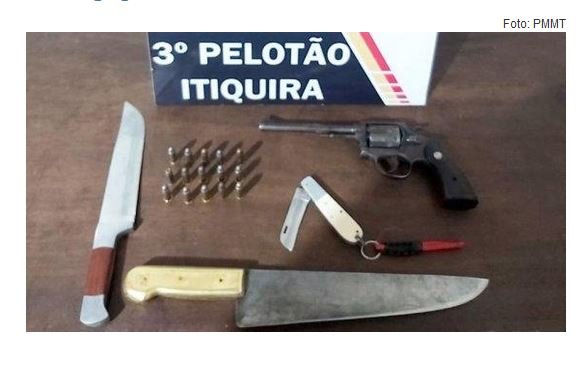 Bêbado, homem é preso com revólver próximo a agência bancária