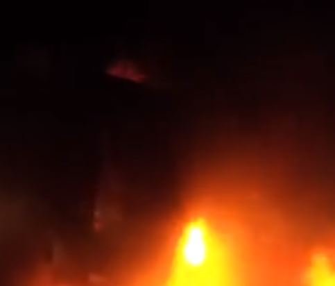 Residência é destruída pelo fogo em Nova Mutum; ex-marido é suspeito de ter provocado incêndio