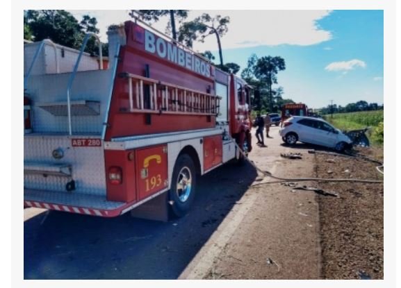 Condutor de carro bate em arvore na MT 423 e morre. (Fotos)