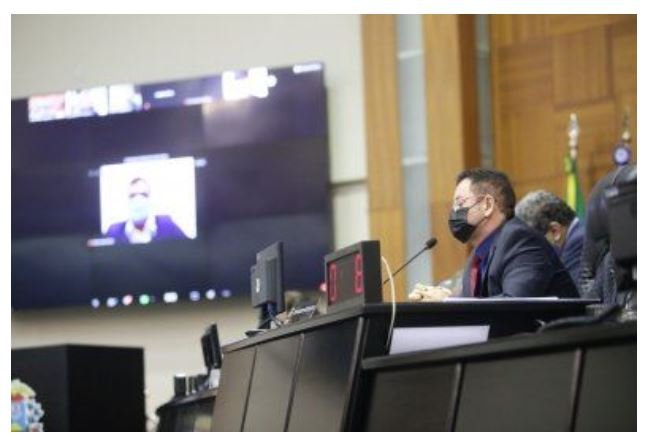 Com placar apertado de 13 a 11, Legislativo assegura elevação de nível para efetivos em cargos de comissão