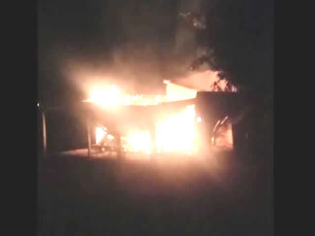 Residencia fica completamente destruída após incêndio em Guarantã do Norte.