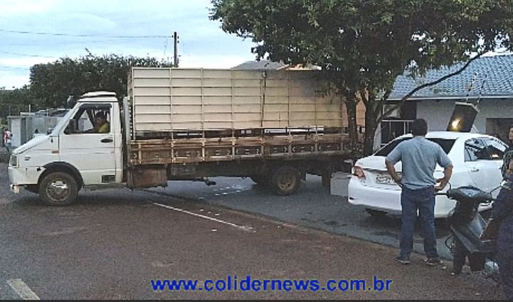 Em Colíder caminhão desgovernado derruba muro de residência na area central da cidade. (Vídeo)