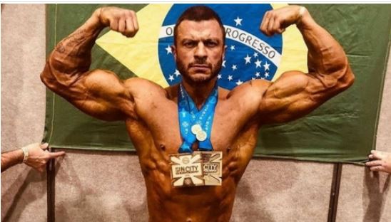 Kleber Bambam vence campeonato de fisiculturismo