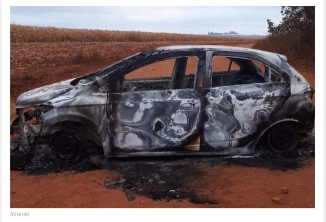 Corpo carbonizado é encontrado em porta-malas de carro em cidade do interior de MT.