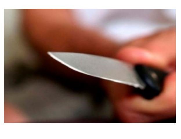 Mulher é esfaqueada no pescoço por homem em MT