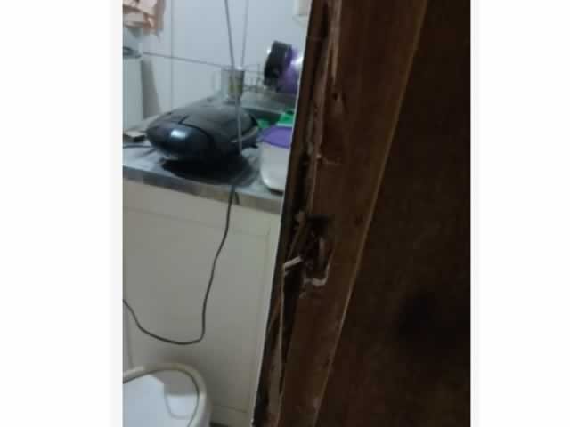 Homem é encontrado morto com sinais de esfaqueamento. (Fotos)