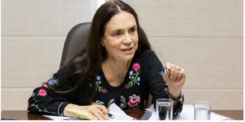 Regina Duarte é exonerada da Secretaria Especial da Cultura