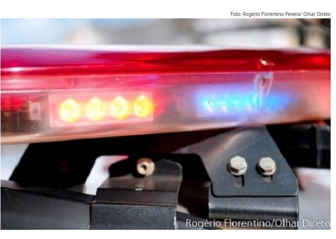 Adolescente de 15 anos é encontrado acorrentado à própria cama e não se lembra de nada