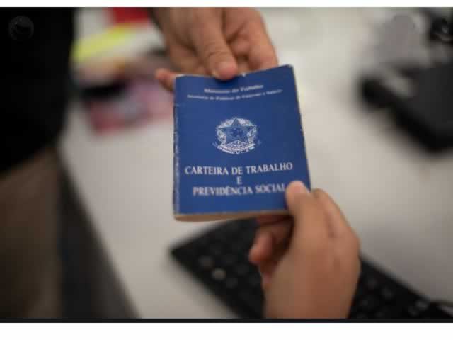 Senado aprova MP que permite reduções de jornada e salário e suspensão de contratos