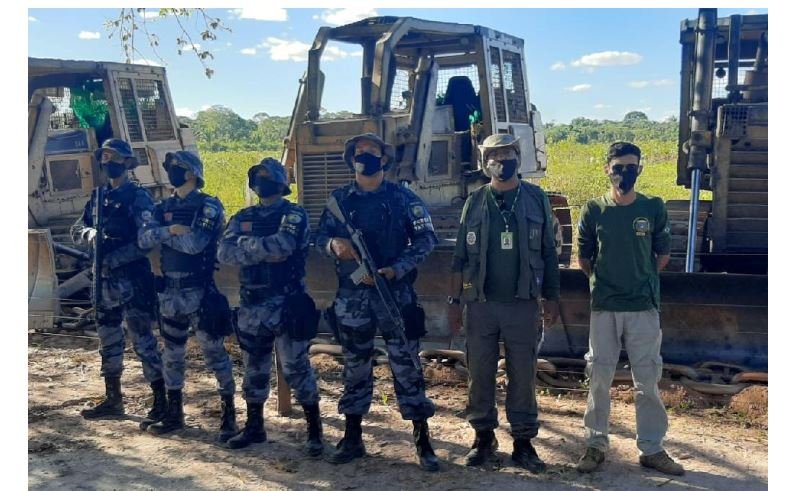 Força Tática e agentes da Sema apreendem maquinários utilizados em desmatamento ilegal de fazenda