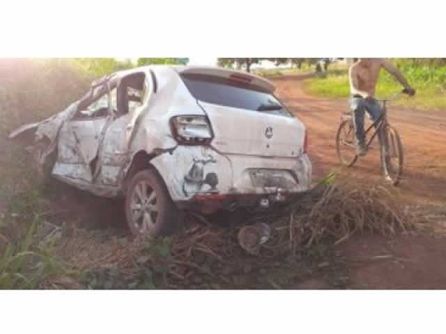 Ex-prefeito fica ferido em acidente com carreta em MT