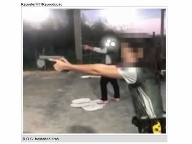 Vídeo mostra jovem que matou amiga treinando em campo de tiro; veja