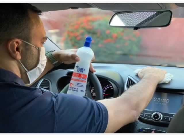 Veja com higienizar carro e moto para evitar o coronavírus
