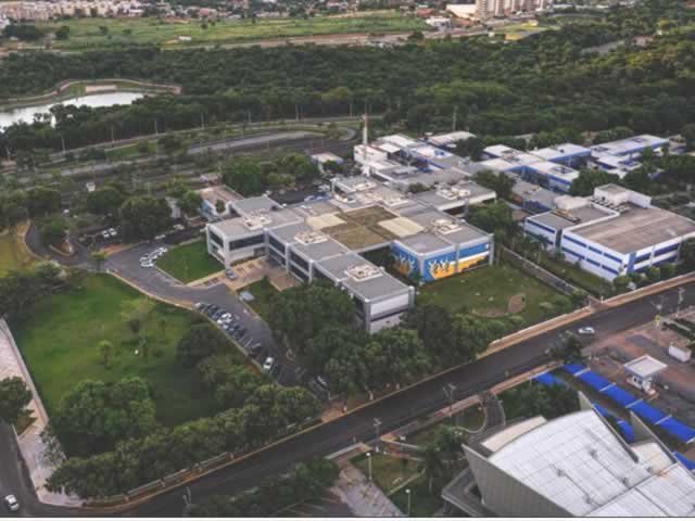 Governo sanciona lei que cria verba extra de até R$ 2.250 a profissionais da saúde durante a pandemia