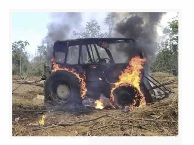 Fiscalização ambiental destrói trator utilizado em crime ambiental dentro de Gleba