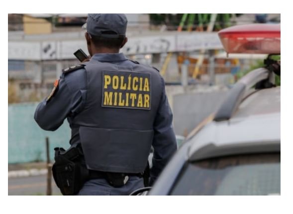 PM flagra suspeito de estupro pulando janela para se esconder em apartamento
