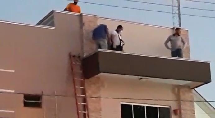Pintor em Canaã tem 70% do corpo queimado em descarga elétrica. (Vídeo)