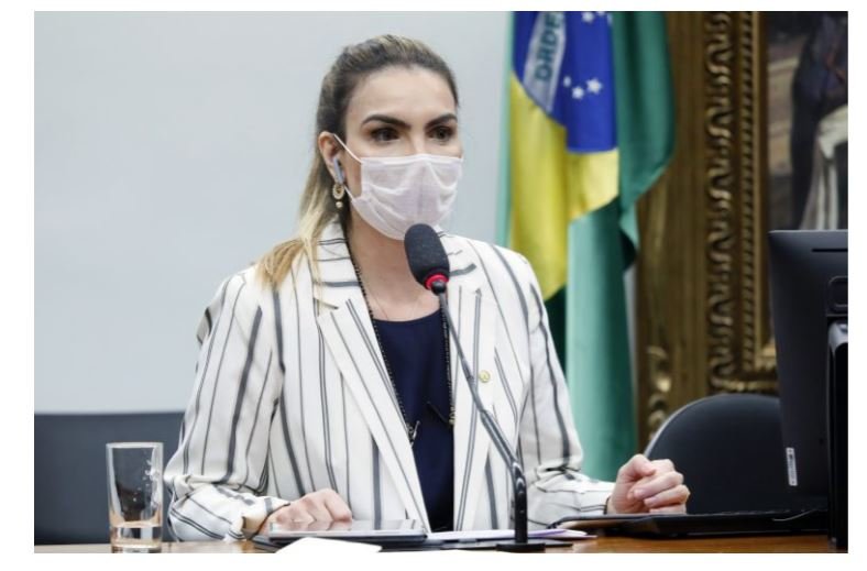 Projeto obriga União a oferecer apostilas virtuais à rede pública de ensino
