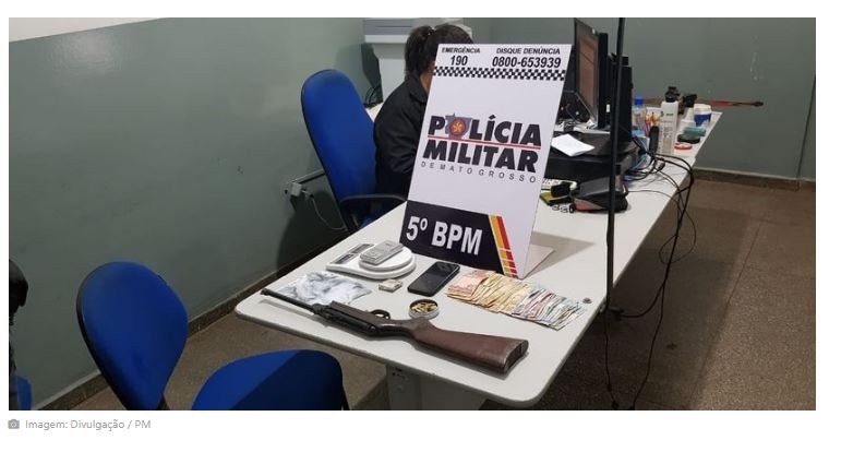 Tatuador é preso após esfregar o pênis nas nádegas de cliente