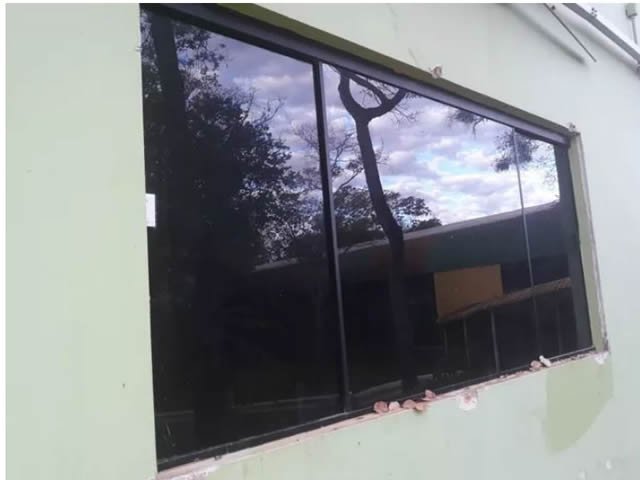 Ladrões invadem escola, furtam sete televisores e causam estragos em MT