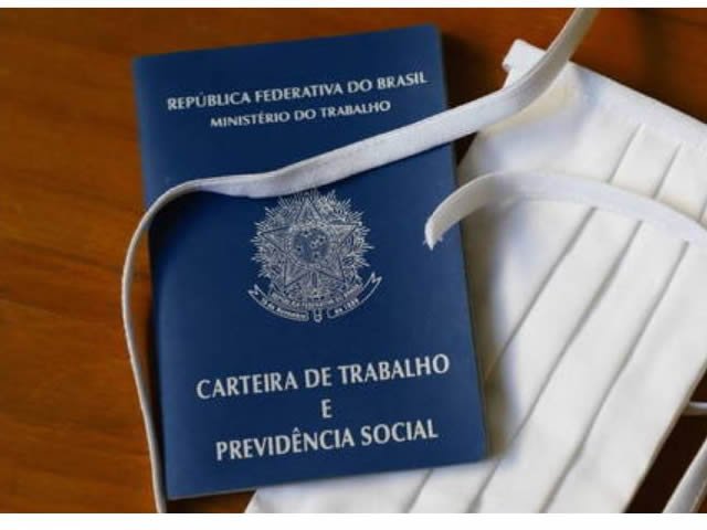 Número de brasileiros afastados do trabalho por pandemia cai para 7 mi