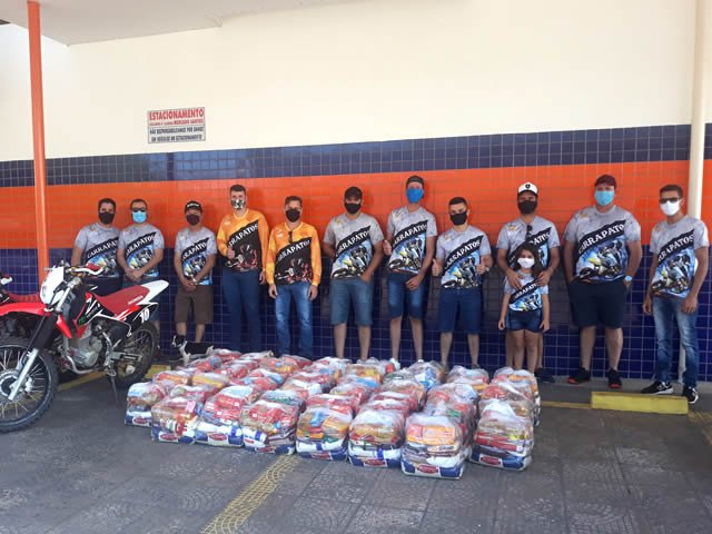 Grupo de motociclistas Carrapatos de Colíder, realizaram entrega de cestas. (Vídeo)