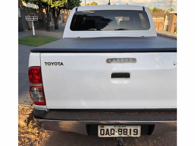 Bandidos amarram família e leva caminhonete com placas de Colíder num roubo em N. Sta Helena.(Fotos)