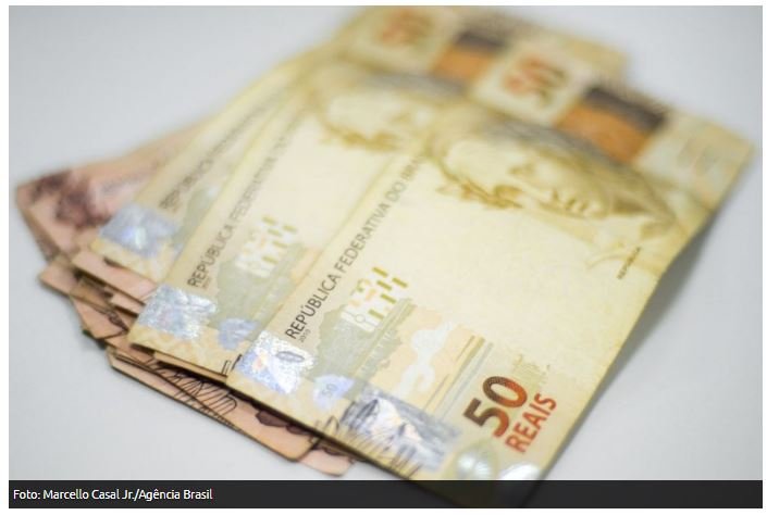 Salário mínimo deveria ser de R$ 4.420,11 no Brasil, aponta Dieese