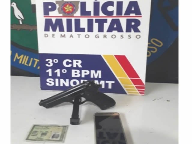 Homem ameaça matar a mãe e acaba preso pela PM com simulacro de arma de fogo