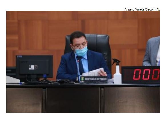 Botelho oficializa saída temporária da AL para tratar de sequelas da covid em SP