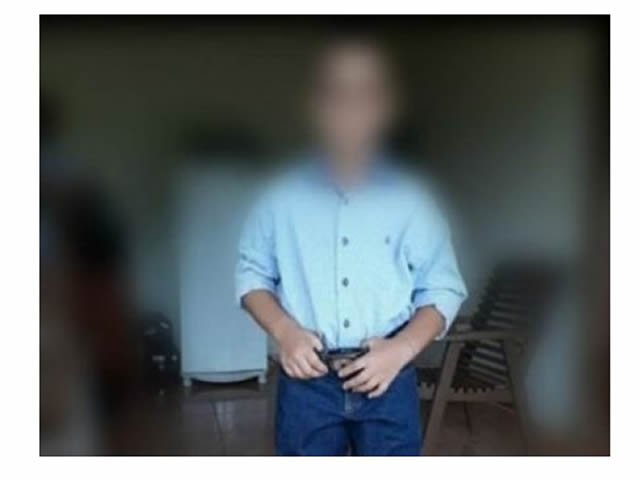 Criança morre atropelada por tia que manobrava carro na garagem de casa em MT