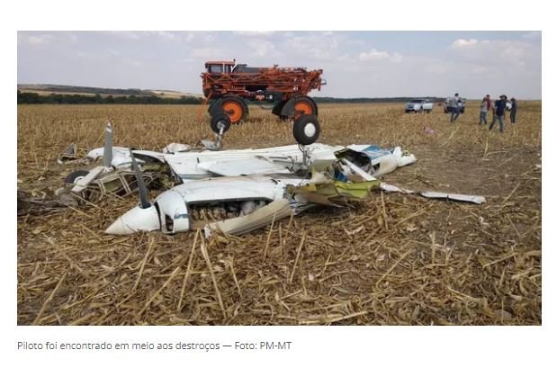 Avião que transportava peças de máquinas agrícolas cai em fazenda de MT e piloto morre. (Fotos)