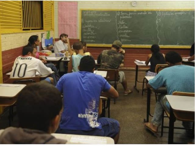 Projeto torna obrigatório exame toxicológico anual para professores da rede pública