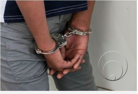 Polícia prende estuprador que se passava por garota, na internet, para atrair meninos
