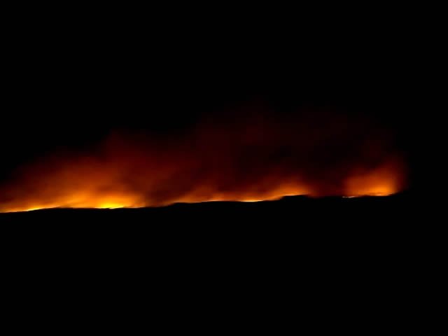 Fogo percorre área rural de Nova Santa Helena e ameaça chegar em Colíder. (Vídeo)