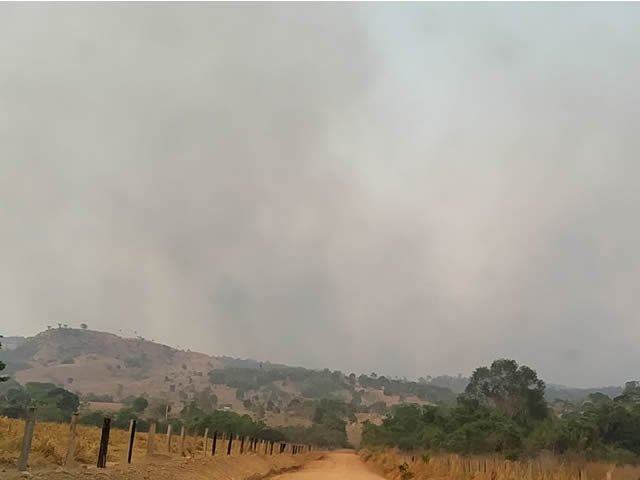 Incêndio que começou em Itaúba na terça (01) já esta chegou em Colíder. (Vídeo)