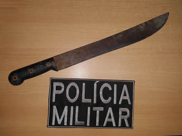Menor em Colíder e apreendido ameaçando às crianças em posse de um facão
