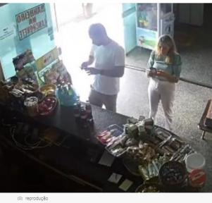 Mãe e filho são flagrados comprando bebidas em conveniência após homicídio em Peixoto de Azevedo MT