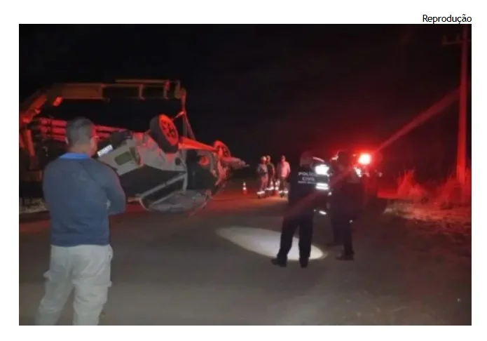 Motorista morre ao capotar caminhonete em rodovia de MT
