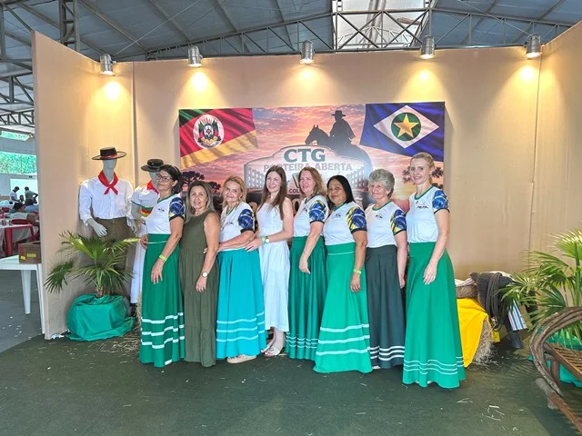 CTG Porteira Aberta de Colíder encerra Semana Farroupilha com Costelão de Chão, música e muita confraternização. (Vídeo)